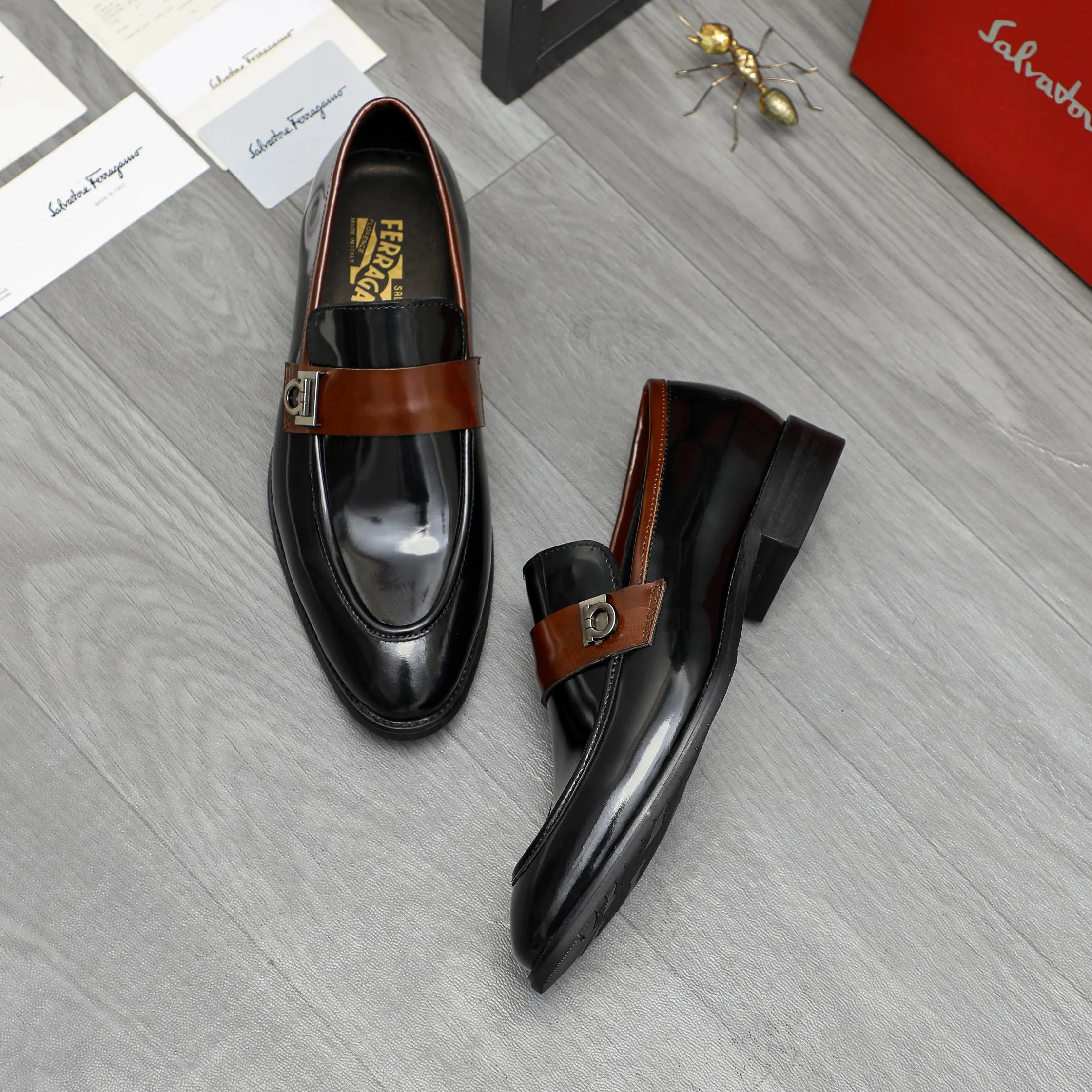 Men's shoes 💰460 Product trademark: Ferragamo "Ferragamo" business slip-on leather shoes Regular size: 39-44 Product materials: Selected high-quality pearlescent cowhide upper, cowhide lining, original outsole
